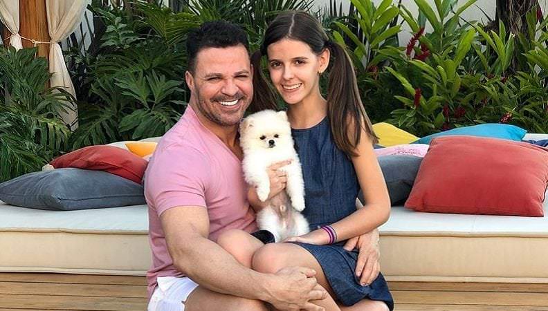 Eduardo Costa publica foto com filha e admite ser um pai ausente