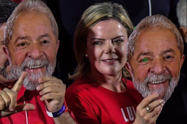 Mesmo preso, Lula quer votar nas eleições, afirma Gleisi Hoffmann
