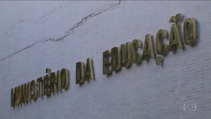 MEC garante que pagamento de bolsas da Capes não será suspenso
