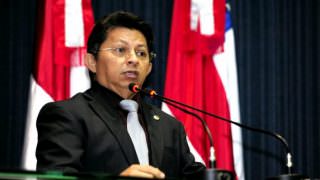 Deputado ameaça abandonar  David Almeida após decisão judicial