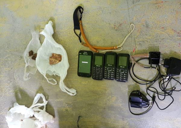 Celulares são apreendidos dentro de vasos sanitários no interior do AM