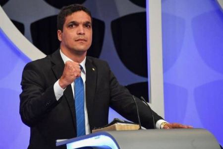 Daciolo entra na Justiça para participar de debate na TV Globo