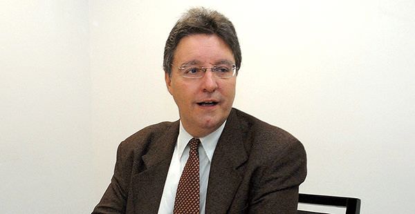 Luiz Castro recebe alta e segue na disputa pelo Senado