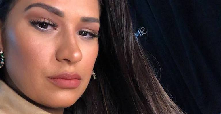 Simone surge usando lingerie, quase mostra demais e web pira: ''Porrada de beleza''