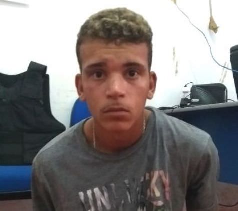 Jovem tenta matar borracheiro com facadas e tesouradas