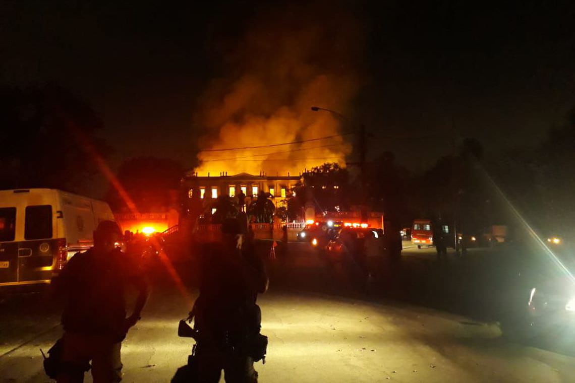 'Dano é irreparável', diz diretor do Museu Nacional após incêndio