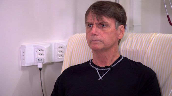 Bolsonaro recebe alta médica, deixa hospital e vai para o Rio