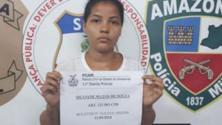 Durante discussão mulher é jogada de ônibus em movimento e morre 