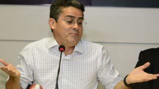 MP faz busca e apreensão nas casas de ex-diretores de David Almeida