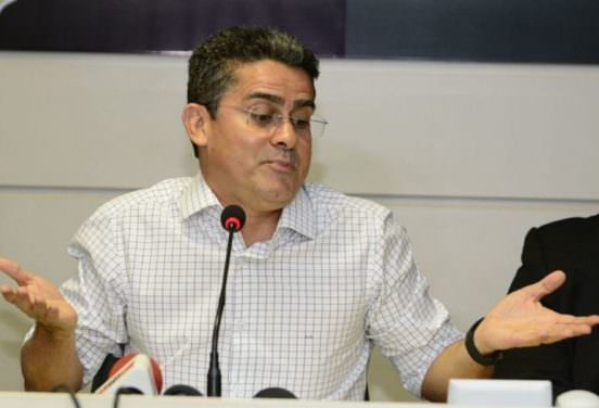 David Almeida ‘invade’ tempo de candidatos proporcionais e é penalizado
