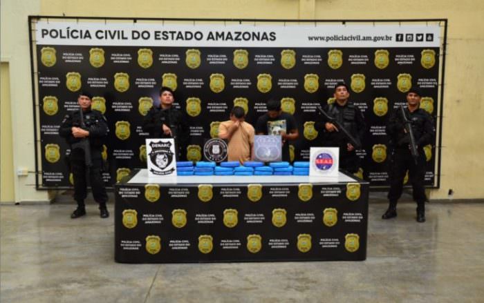 Em Manaus, dupla é presa com drogas avaliadas em meio milhão de reais