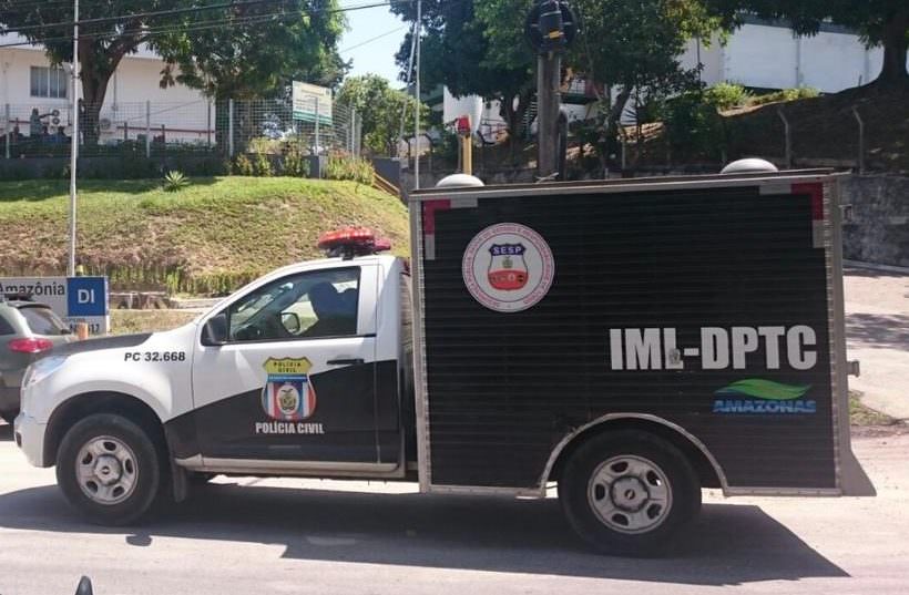 Criança implora pela vida do pai, mas homem é morto a tiros em Manaus