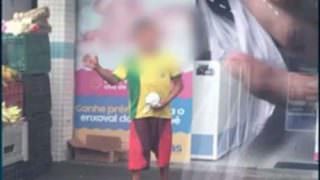 Criança de 10 anos é flagrada participando de assalto