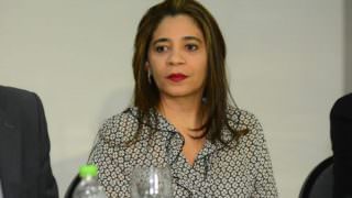 Pivô da cassação de Melo tenta vaga de deputada, mas está com registro sub judice