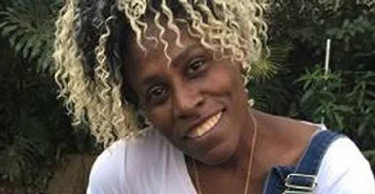 Neném, da dupla com Pepê, posa com a filha e a esposa e se declara
