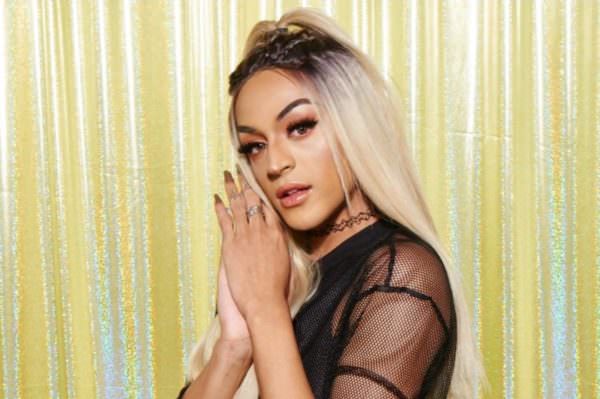 Pabllo Vittar chora ao relembrar bullying: 'Me bateram, foi horroroso'