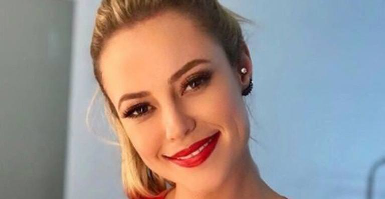 Paolla Oliveira choca seguidores ao posar sem maquiagem