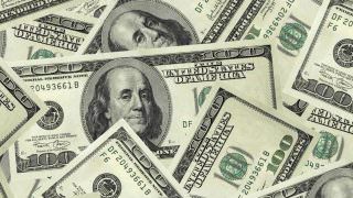 Dólar volta a subir e chega a ser negociado acima de R$ 3,80