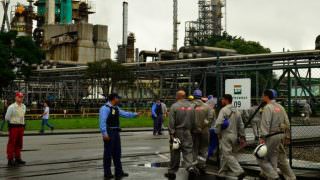 Preço da gasolina nas refinarias da Petrobras sobe 1,02%