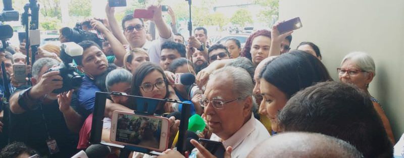 Evitando falar muito, Amazonino diz estar com a 'sensação de dever cumprido'