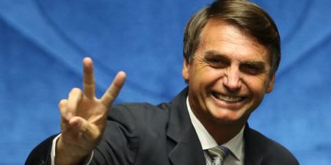 Em entrevista, Bolsonaro defende LGBTs: 'A pena tem que ser agravada'