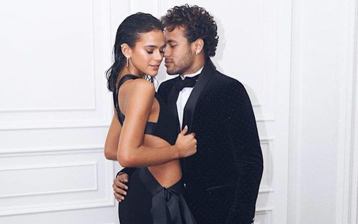 Após término, Neymar e Bruna Marquezine publicam indiretas