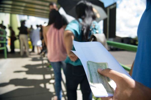 Divididos entre petistas e bolsonaristas, brasileiros escolhem futuro presidente