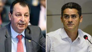 Amazonino e Wilson iniciam corrida pelos mais de 500 mil votos de Omar e David