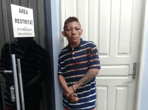 Homem é preso após tentar assaltar ônibus com arma de brinquedo