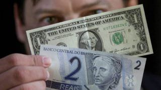 Otimismo eleitoral faz dólar fechar abaixo de R$ 3,70 e Bolsa avançar