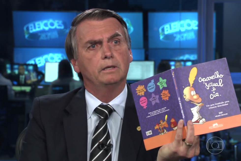 TSE manda remover da internet vídeos de Bolsonaro falando sobre 'kit gay'