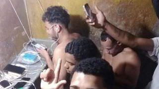 Presidiário cria 'central telefônica' na cadeia e publica selfie para comemorar