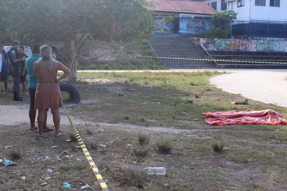 Feirante é achado morto com marcas de agressão, em Manaus