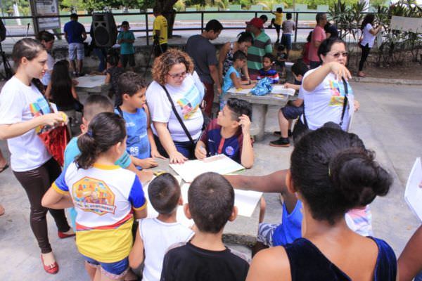 Crianças desenham a Manaus que sonham