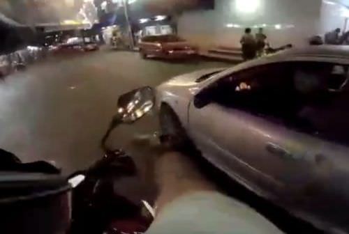 Briga de trânsito termina com motoqueiro baleado em Manaus