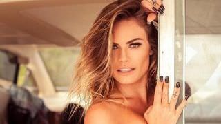 Ex-BBB Nati Casassola posa sem calcinha e fala sobre clareamento íntimo