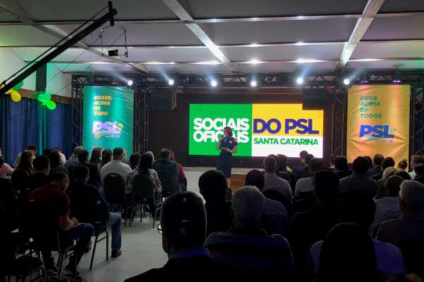PSL cresce e empata com PSDB na preferência do brasileiro, diz pesquisa