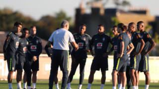 Seleção Brasileira treina em Londres para jogo contra a Arábia Saudita