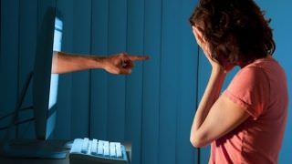 Saiba como denunciar mensagens que incitam a violência na internet