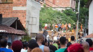 Sobe para 14 números de mortos em deslizamento no Rio de Janeiro
