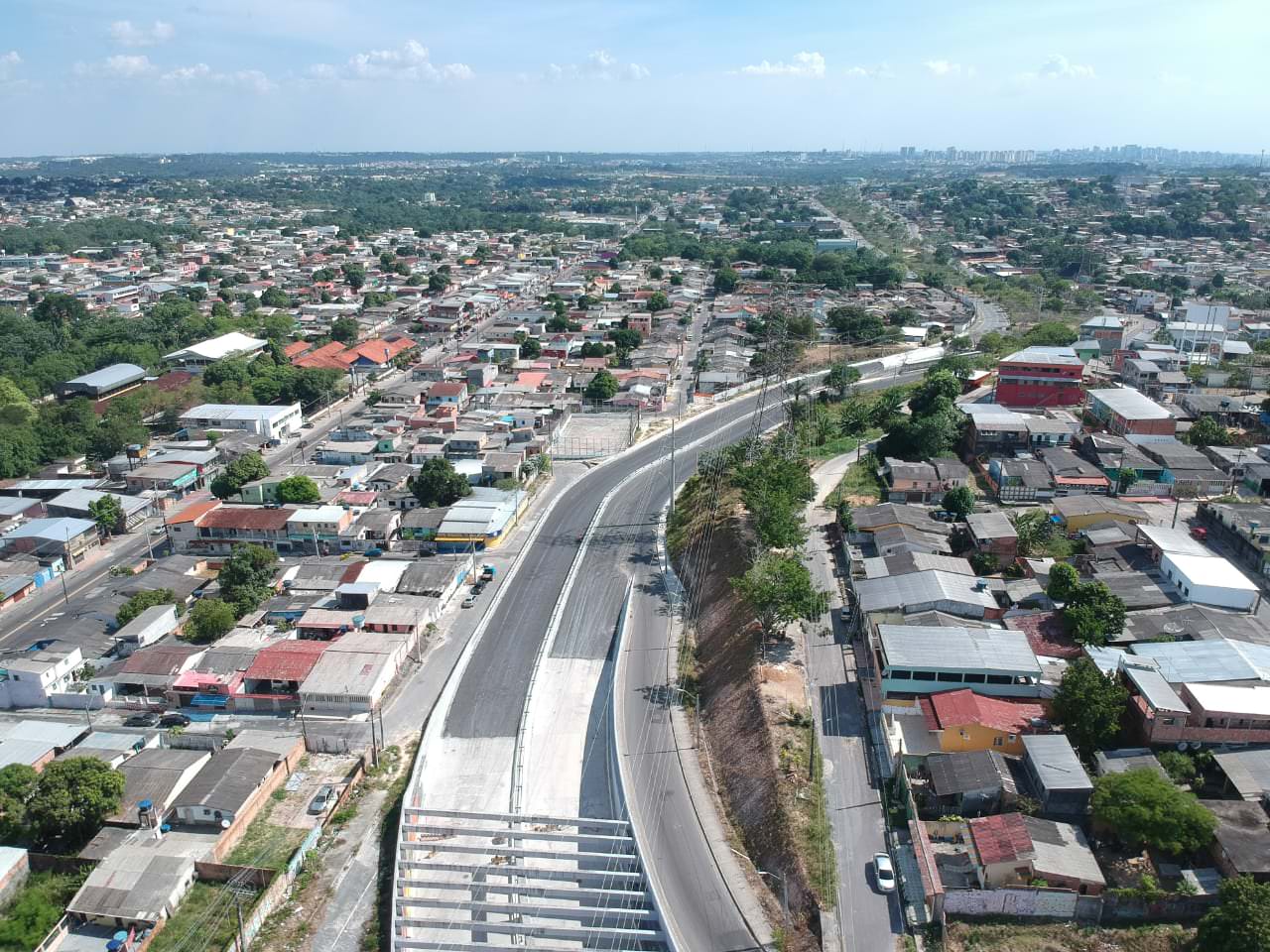 Amazonino deve comparecer à solenidade de entrega da avenida das Torres