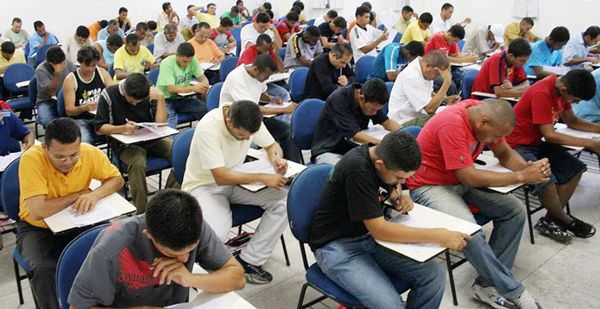 Idam oferece até R$ 6 mil em vagas de concurso público
