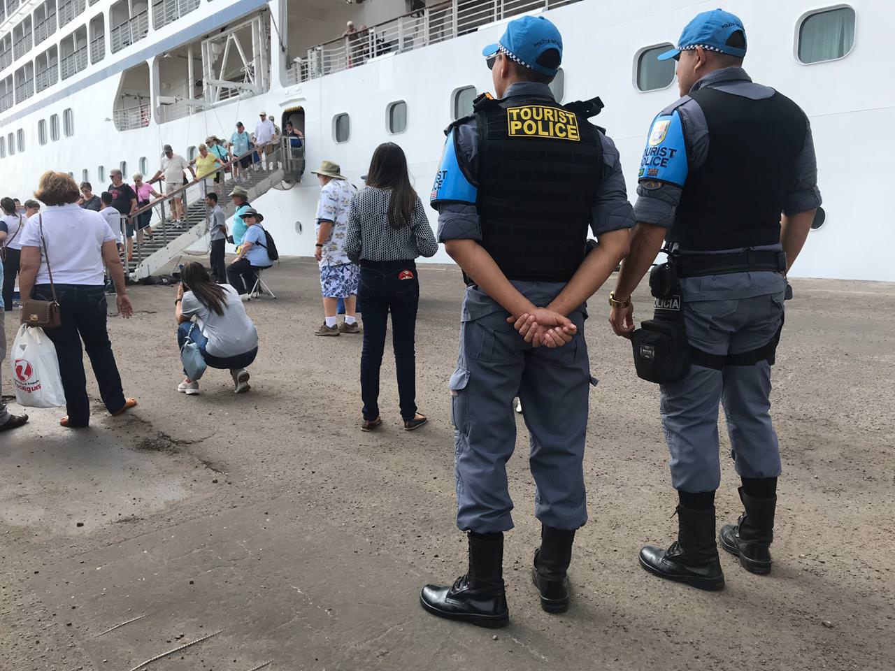 Policiamento é reforçado para temporada turística de cruzeiros no AM