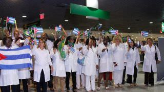 Cubanos do programa Mais Médicos começam a deixar o país em 10 dias