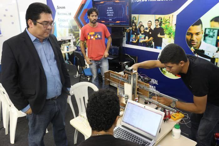 Alunos do Cetam apresentam soluções inovadoras durante Semana de Ciência e Tecnologia