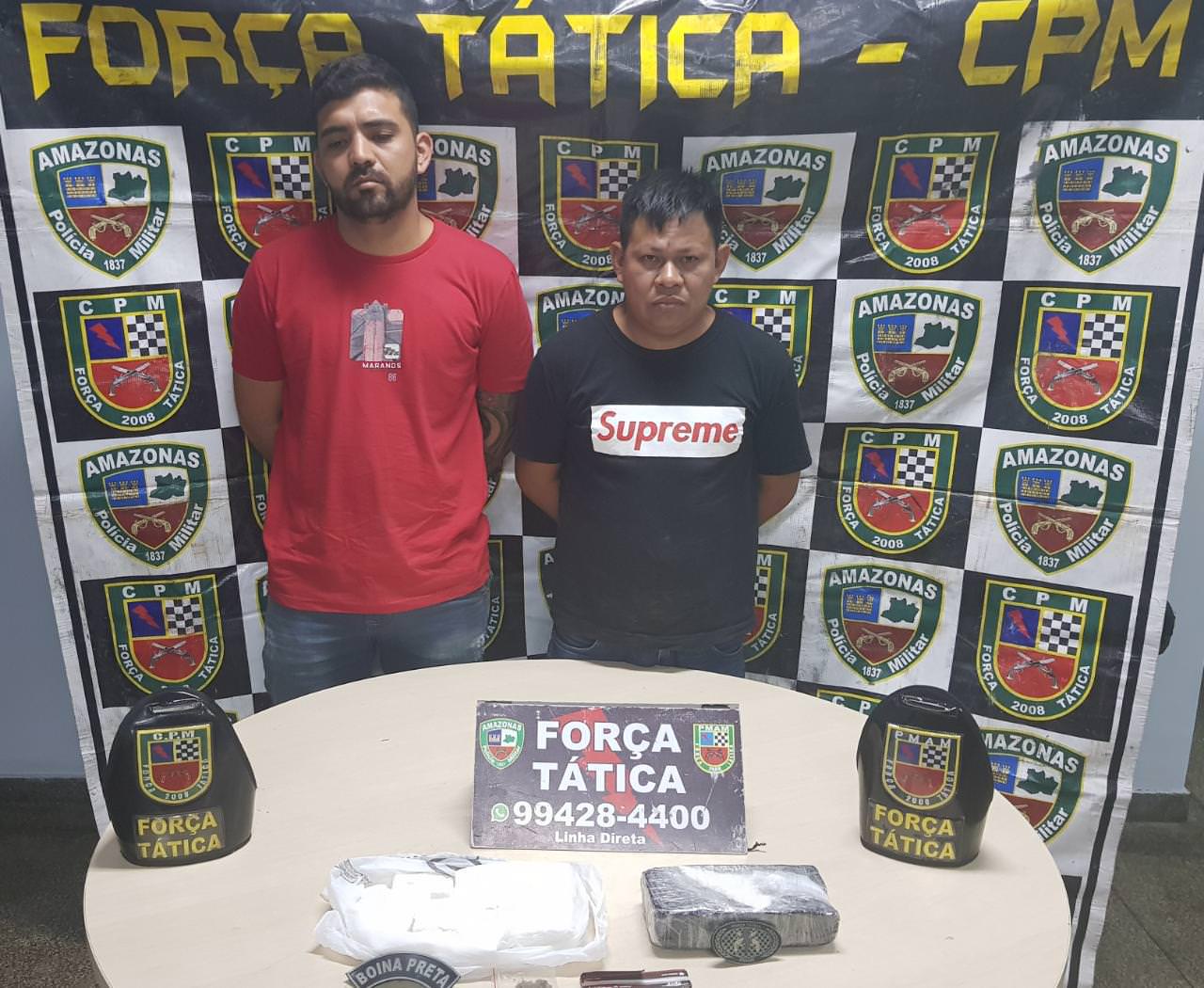 Dupla é presa por vender drogas no bairro de Flores, em Manaus
