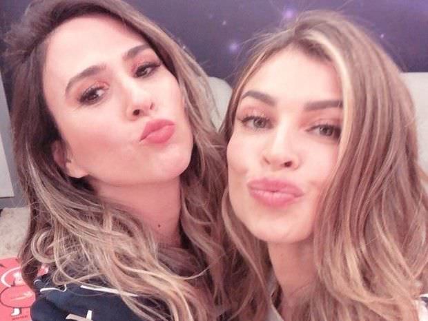 Grazi Massafera dá beijão na boca de Tatá Werneck; veja vídeo