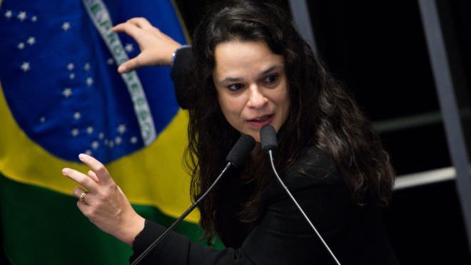 ‘Primeiro ele fala, depois ele pensa’, diz Janaina Paschoal sobre Bolsonaro