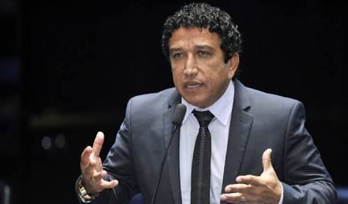 Magno Malta garante que será ministro de Bolsonaro