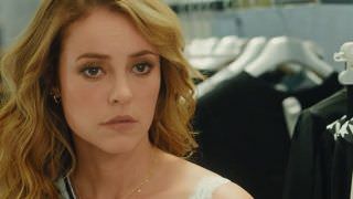 Maquiagem em excesso de Paolla Oliveira vira piada na web